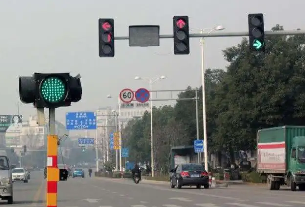 不同的交通信号灯有什么区别？