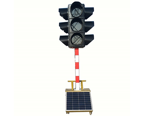 303太阳能信号灯